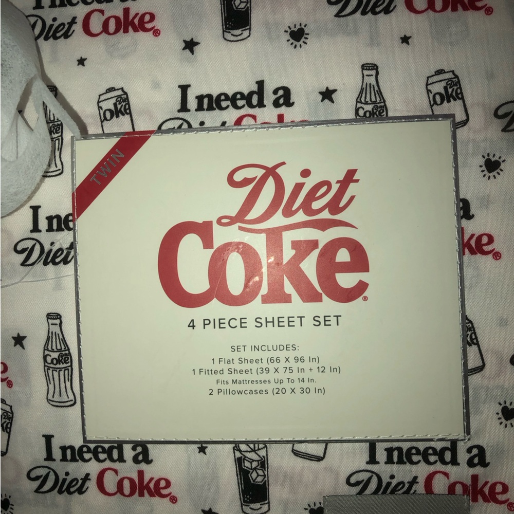 ❤️ Diet Coke 4-Piece Sheet Set - TWIN - I NEED A DIET COKE  4 pieces ❤️